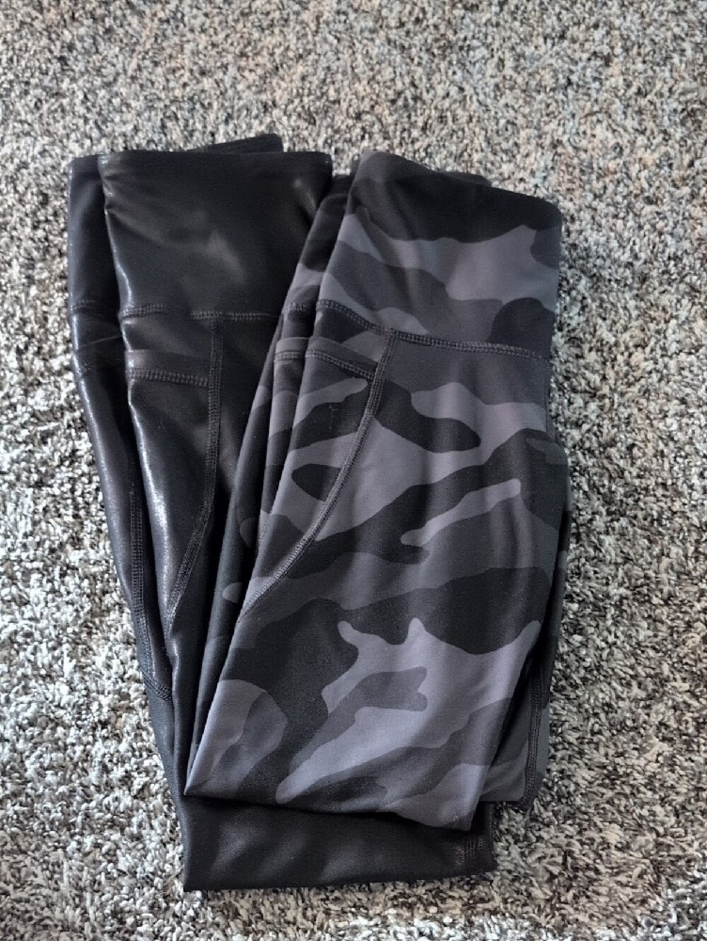 Old Navy Black & Camouflage Leggings (2 Pairs)